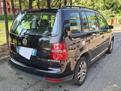 Usata VW Touran Highline 105 CV (77 kW) 2007 Nero Monovolume