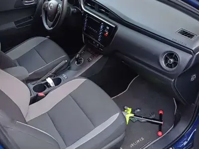 Usata Toyota Auris Hybrid Cool 136 CV (100 kW) 2019 Berlina