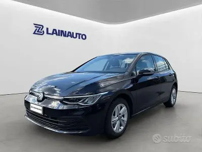 Usata VW Golf VIII Life 131 CV (96 kW) 2022 Nero Berlina