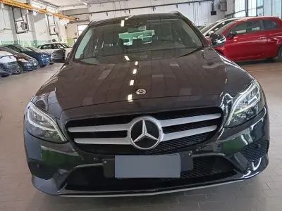 Usata Mercedes C180 Business 122 CV (89 kW) 2019 Nero Station wagon