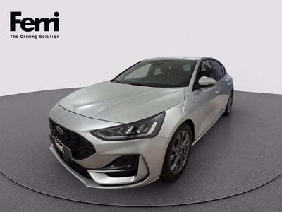 Moondust silver Usata 2024 Ford Focus ST-Line Berlina | 19.780 € (Buon prezzo)