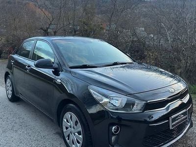 Usata Kia Rio Active 84 CV (61 kW) 2018 Nero Berlina