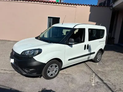 Usata Fiat Doblò Easy 95 CV (69 kW) 2021 Bianco Monovolume