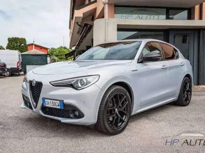 Usata Alfa Romeo Stelvio Veloce 209 CV (153 kW) 2021 Bianco lunare SUV