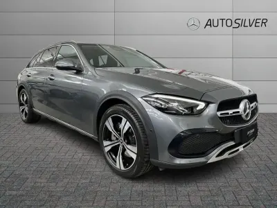 Usata Mercedes C220 Premium 200 CV (147 kW) 2023 Grigio / metallizzato