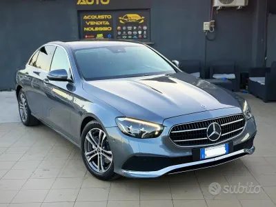 Usata Mercedes E200 Premium Plus 160 CV (117 kW) 2022 Giallo Berlina
