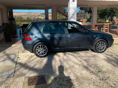 Usata VW Golf IV 105 CV (77 kW) 2001 Berlina