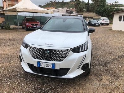 Usata Peugeot 2008 GT 100 kW (136 CV) 2021 Bianco SUV