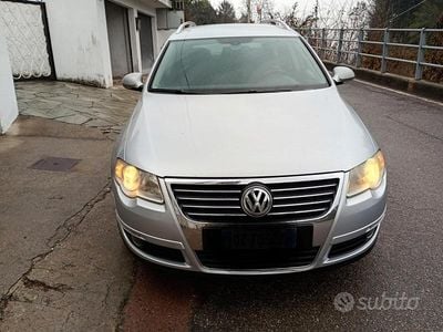 Grigio Usata 2010 VW Passat Station wagon | 2000 € (Ottimo prezzo)
