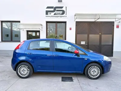 Usata Fiat Grande Punto Dynamic 65 CV (47 kW) 2007 Blu/azzurro Utilitaria