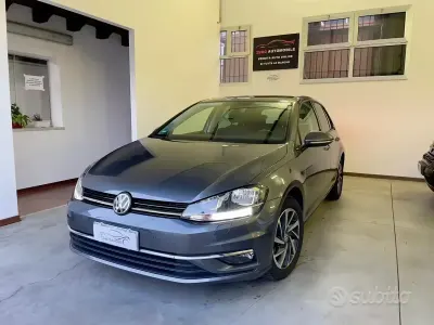 Usata VW Golf VII Sound 110 CV (80 kW) 2018 Grigio Berlina