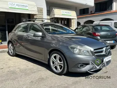 Usata Mercedes A180 109 CV (80 kW) 2014 Grigio Berlina