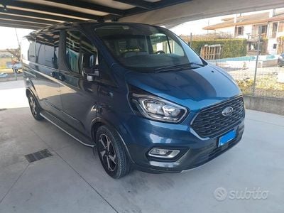 Usata Ford Tourneo Custom Active 185 CV (136 kW) 2021 Blu Furgone