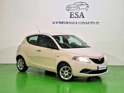 Usata Lancia Ypsilon Silver 69 CV (50 kW) 2017 Bianco Utilitaria