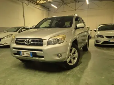 Begagnad Toyota RAV4