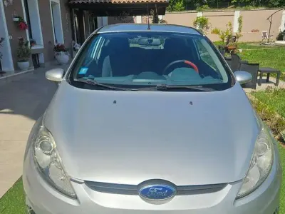 Usata Ford Fiesta Titanium 68 CV (50 kW) 2009 Bianco Berlina