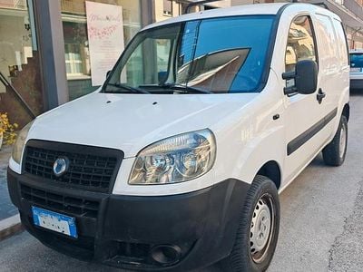Käytetty Fiat Doblò 75 HP (55 kW) 2006 Valkoinen Tila-auto