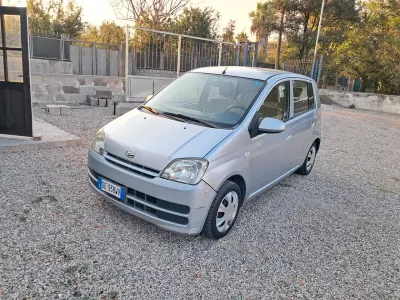 Usata Daihatsu Cuore 58 CV (42 kW) 2006 Argento Utilitaria