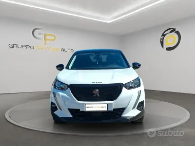 Usata Peugeot 2008 Allure 102 CV (75 kW) 2021 Bianco SUV