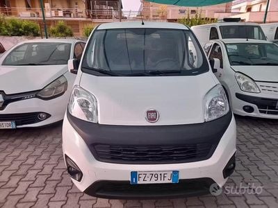Begagnad Fiat Qubo Lounge 95 HK (69 kW) 2019 Vit Minibuss