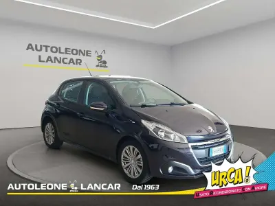 Usata Peugeot 208 Active 75 CV (55 kW) 2017 Blu Utilitaria