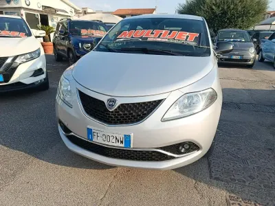 Usata Lancia Ypsilon S 95 CV (69 kW) 2016 Argento Utilitaria