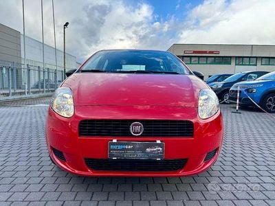 Usata Fiat Grande Punto 70 CV (51 kW) 2011 Rosso Utilitaria