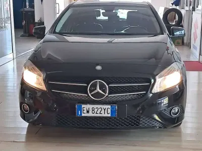 Usata Mercedes A180 109 CV (80 kW) 2014 Nero Utilitaria