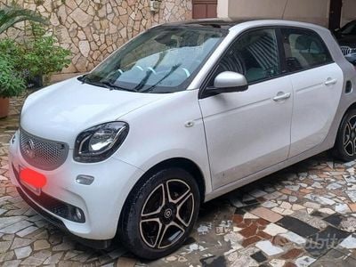 Begagnad Smart ForFour 75 HK (55 kW) 2016 Vit Halvkombi