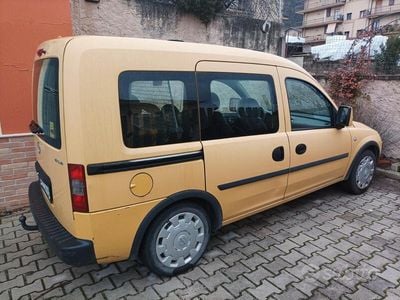 Usata Opel Combo Life 2006 Giallo Monovolume