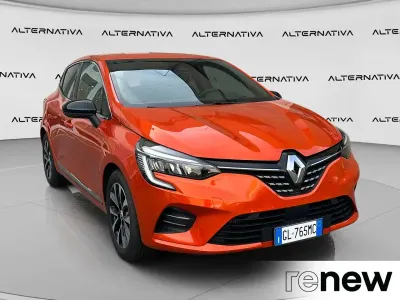Usata Renault Clio V Techno 2023 Orange valencia Berlina