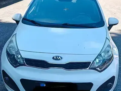 Usata Kia Rio 85 CV (62 kW) 2014 Bianco Utilitaria