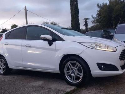 Usata Ford Fiesta Business Edition 69 CV (50 kW) 2013 Bianco Utilitaria