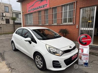 Usata Kia Rio Active 75 CV (55 kW) 2015 Bianco Berlina