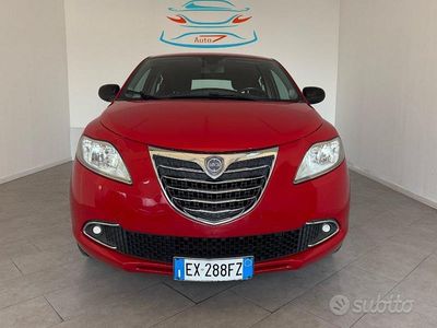 Usata Lancia Ypsilon Platinum 69 CV (50 kW) 2014 Rosso Utilitaria