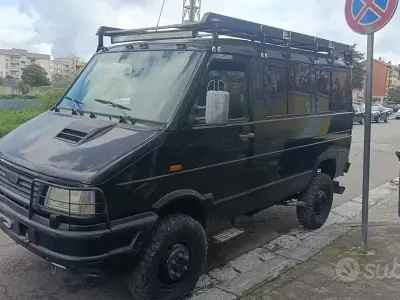Usata Iveco Daily 106 CV (77 kW) 2012 Nero