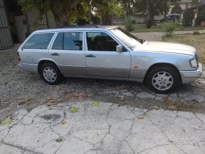 Usata Mercedes 200 105 CV (77 kW) 1994 Grigio Station wagon
