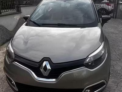 Usata Renault Captur 90 CV (66 kW) 2016 Grigio SUV