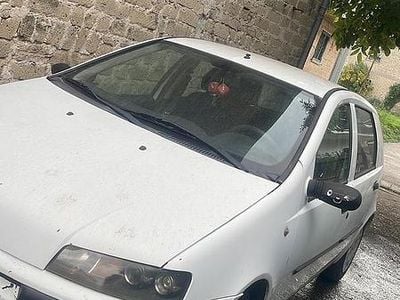 Usata Fiat Punto 60 CV (44 kW) 2001 Bianco Berlina
