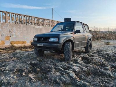 Usata Suzuki Vitara 75 CV (55 kW) 1989 Grigio Cabrio