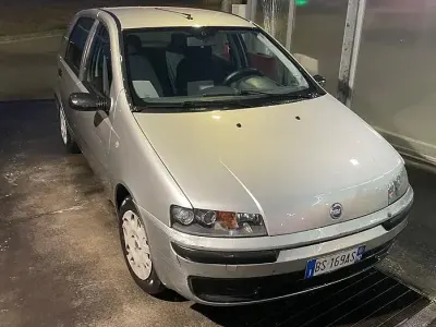 Usata Fiat Punto 60 CV (44 kW) 2001 Grigio Utilitaria