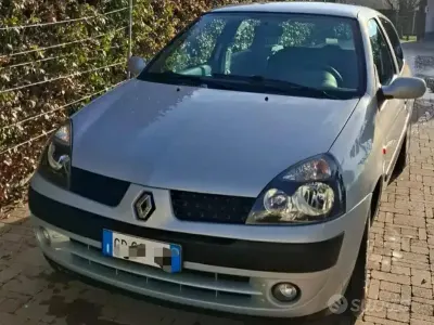 Gebraucht Renault Clio II 82 PS (60 kW) 2004 Grau Limousine