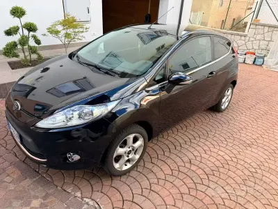 Begagnad Ford Fiesta Titanium 82 HK (60 kW) 2010 Svart Sedan