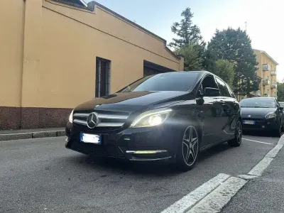 Usata Mercedes B180 Premium 122 CV (89 kW) 2011 Utilitaria