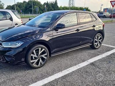 Usata VW Polo R-line 95 CV (69 kW) 2023 Nero Utilitaria