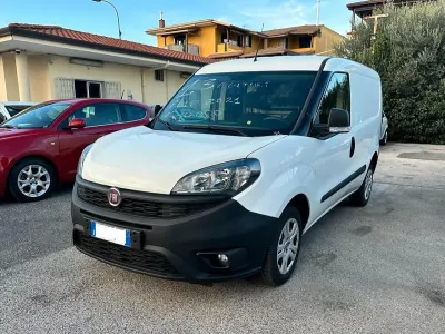 Käytetty Fiat Doblò Lounge 95 HP (69 kW) 2021 Valkoinen Tila-auto