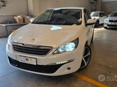 Usata Peugeot 308 Business-Line 92 CV (67 kW) 2015 Bianco Berlina