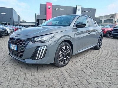 Usata Peugeot 208 Allure 101 CV (74 kW) 2025 Grigio Utilitaria