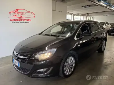 Usata Opel Astra 136 CV (100 kW) 2014 Nero Station wagon