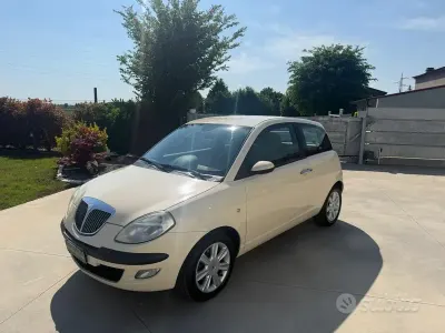 Usata Lancia Ypsilon 60 CV (44 kW) 2006 Beige Utilitaria